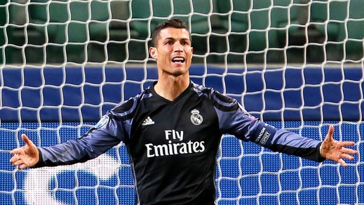 Cristiano Ronaldo rinnova con il Real Madrid, ora è ufficiale