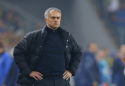 Mourinho striglia il Manchester United. Giocatori a testa bassa