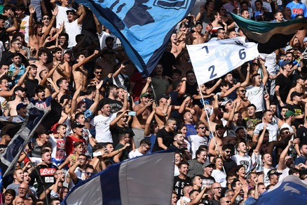 Napoli, 25 ragazzi migranti ospiti d'eccezione al San Paolo