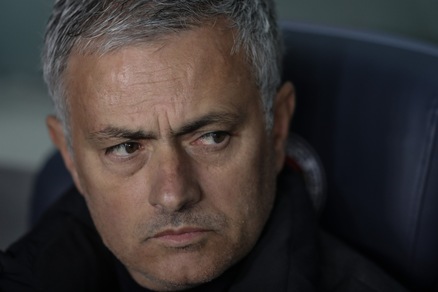 Manchester United, Mourinho vuole cacciarne otto: anche Darmian e Schweinsteiger