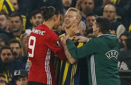 Kjaer: «Ibrahimovic è solo un arrogante»