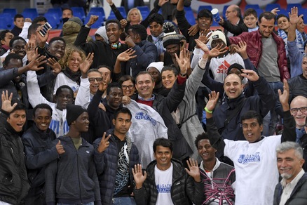 Napoli-Lazio, serata speciale per 25 migranti