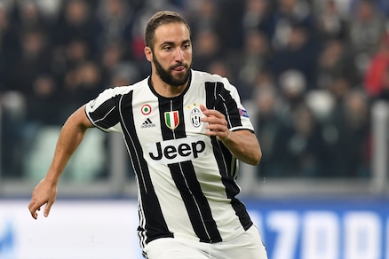 Higuain sfida Messi per il Globe Soccer