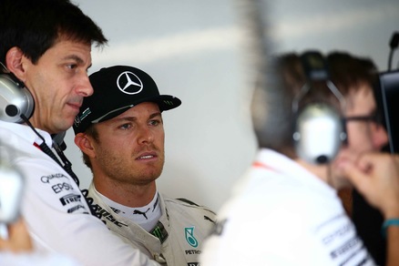 F1, Wolff: «Rosberg ha il titolo in mano»