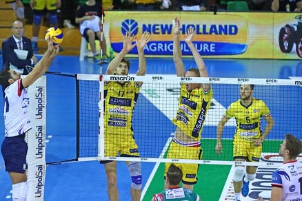 Volley: Superlega, Monza fa il colpo a Modena, Civitanova vola in testa