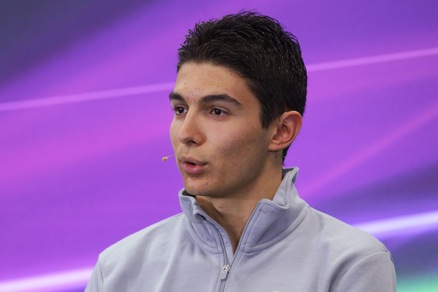 F1, Ocon firma con la Force India