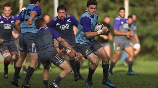 Rugby, gli All Blacks si allenano al Cus Roma