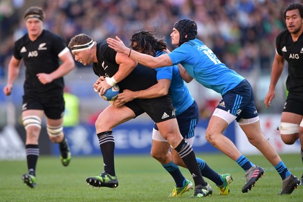 Rugby: Italia travolta dagli All Blacks a Roma