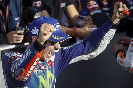 MotoGp, Valencia: assolo di Lorenzo, Iannone terzo davanti a Rossi