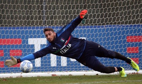 Donnarumma è a casa sua. L'Italia si allena a Milanello