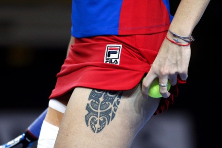 Pliskova, che tatuaggio sulla coscia!