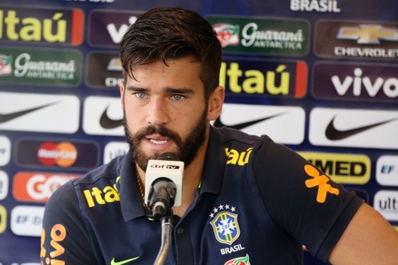 Alisson: «La Roma? Mi chiedono di essere paziente»