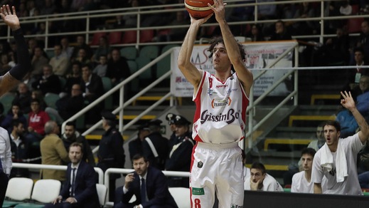 Della Valle sbanca Avellino, Caserta ride con Watt