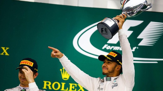 F1, Hamilton: «Oggi abbiamo fatto la storia»