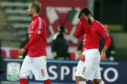 Bari, che beffa. L'autogol di Fedele fa felice lo Spezia