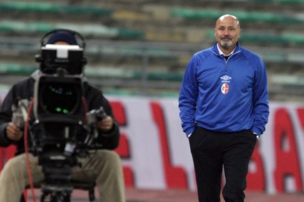 Serie B Bari, Colantuono: «A Verona per fare la partita»