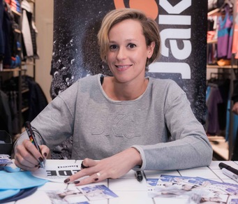 Federica Pellegrini inaugura lo store Jaked a Milano