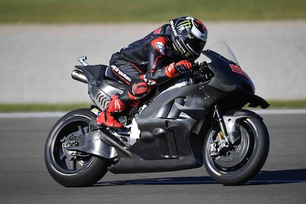 Lorenzo ama già la “rossa”: a Valencia in sella a Ducati