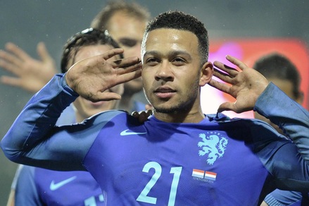 «Il Lione vuole Depay in prestito. Mourinho non ci sta»