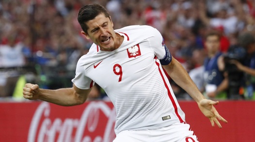 Boniek ci sfotte con un tweet: "Sorpasso!"