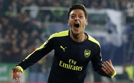 Arsenal, Özil: «Ritorno al Real Madrid? Mai dire mai»