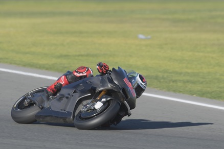 MotoGp Ducati, Lorenzo: «Sono felice e motivato»