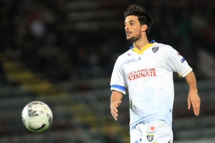 Serie B, Novara-Frosinone 1-2: Ariaudo fa il bomber. Agganciato il Verona