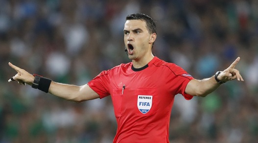 Hategan sarà l'arbitro di Napoli-Dinamo Kiev e la memoria torna a Cavani