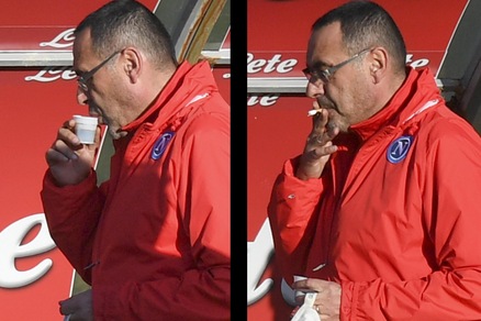 Sarri, caffè e sigaretta pensando alla Champions