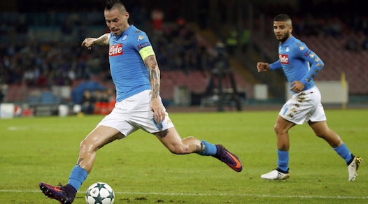 Champions League, il Napoli batte la Juve sulla corsa