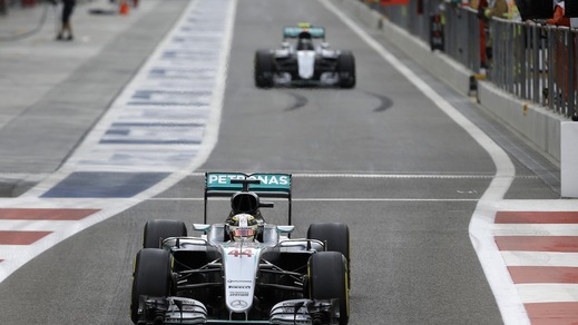 F1, Gp Abu Dhabi: Mercedes avanti nelle libere, Vettel quinto