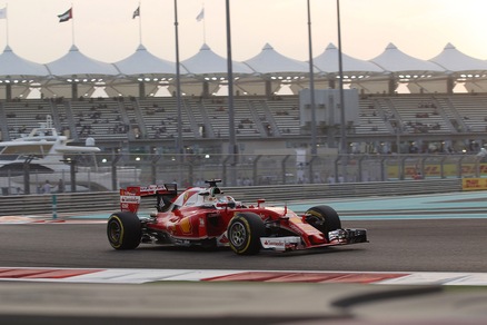 Formula1: le ultime prove libere del Mondiale, le immagini spettacolari del tramonto di Abu Dhabi