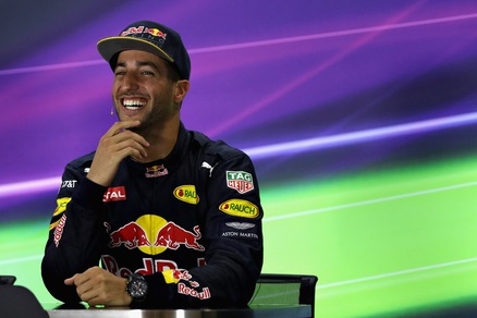 F1 Abu Dhabi, Ricciardo: «Domani in lotta per il podio»