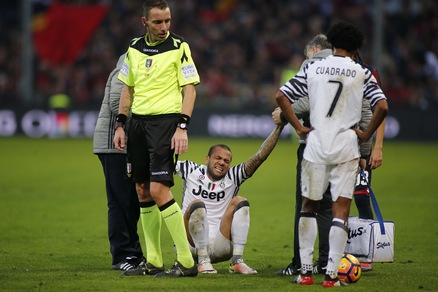 Juve, tegola Dani Alves: frattura del perone. Anche Bonucci ko