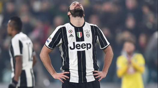 Juventus, Higuain ko: salta il Siviglia