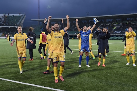 Calciomercato Frosinone, rinnovano Soddimo, Frara, Russo e Sammarco