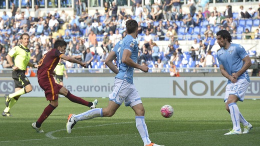 Serie A, Lazio-Roma: i bookie puntano su tiri, pali e fuorigioco