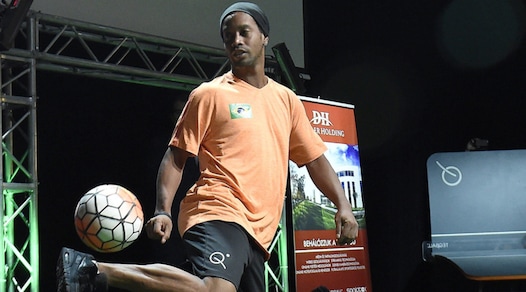 Chapecoense, ti aiuta Twitter: «Ronaldinho in campo gratis»