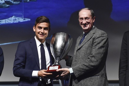 Juventus: Dybala premiato col Trofeo Agnelli