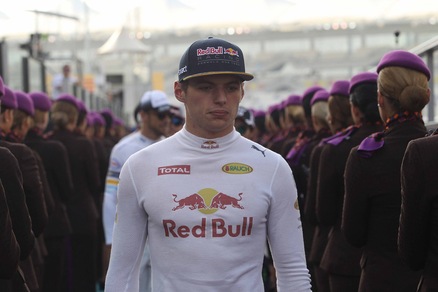 F1, record di sorpassi per Verstappen