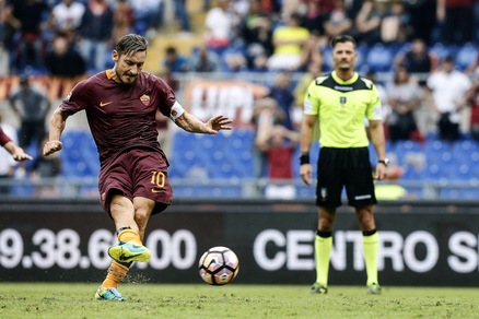 Serie A, Totti a caccia del record nel derby: il gol a 3,50