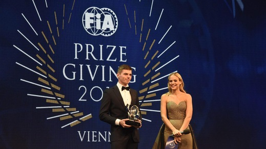 F1 Red Bull, due premi per Verstappen