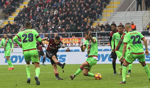 Serie A, Milan-Crotone 2-1: decide Lapadula all'86'