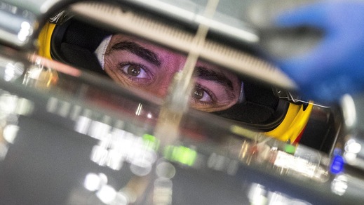 F1, McLaren: «Niente Mercedes, Alonso resta»