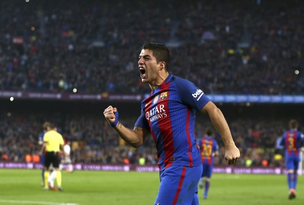 Barça, Bartomeu annuncia: «Suarez con noi fino al 2022»