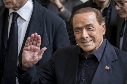 Berlusconi in ospedale per dei controlli: battito del cuore irregolare