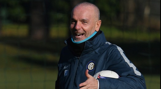 L'Inter si allena e mister Pioli si aggiunge alla squadra