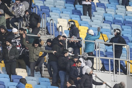 Ancora scontri tra tifosi in Champions: 10 feriti a Kiev