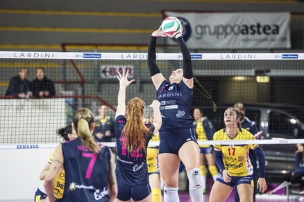 Volley: A2 Femminile, Filottrano prosegue la marcia, Pesaro si riscatta
