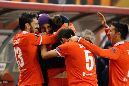 Europa League, Vecino-Chiesa: la Fiorentina batte 2-1 il Qarabag